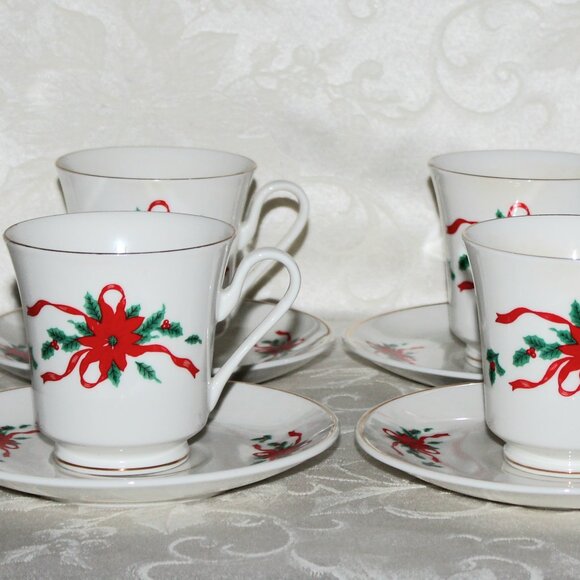 Christmas Poinsettia Dinnerware Set | Holly Berries & Red Ribbon - Picture 5 of 9